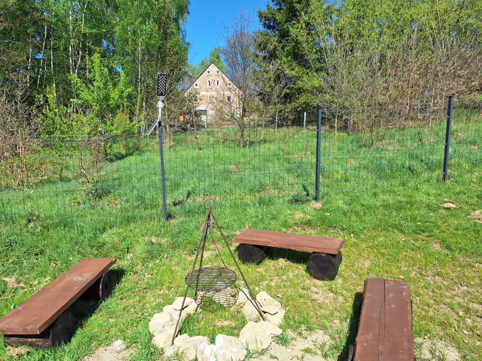 Camping, Zabierz Wlasny Namiot Kameralne Pole Namiotowe Z Basenem Kinem Plenerowym Miejscem Na Ognisko I Placem Zabaw Zywe Zwierzeta Agroturystyka Giebultow  Exterior foto